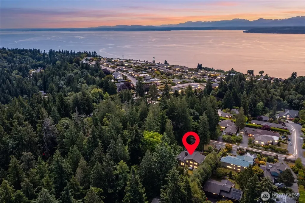 17524 10th Avenue NW Shoreline WA 98177
