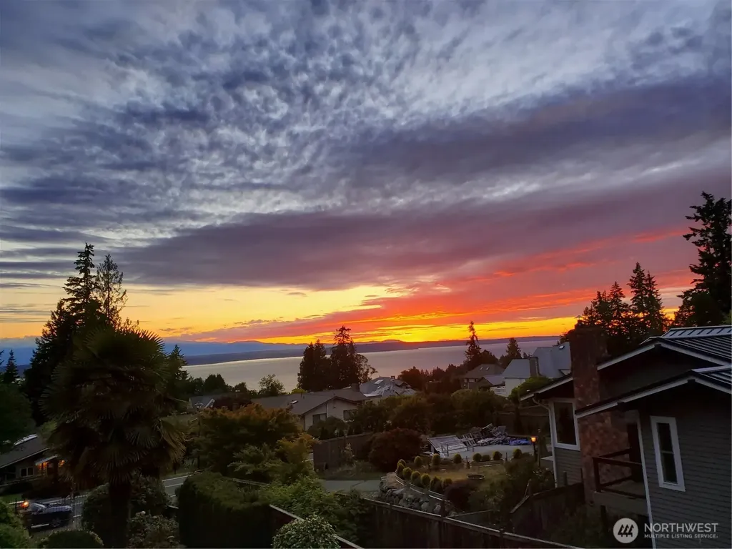 17524 10th Avenue NW Shoreline WA 98177