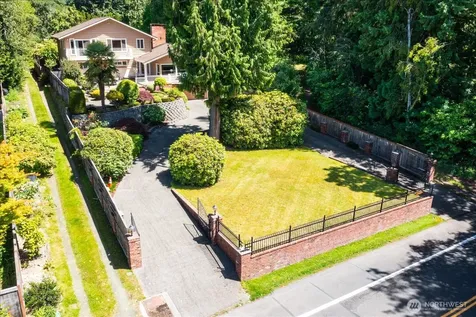 17524 10th Avenue NW Shoreline WA 98177