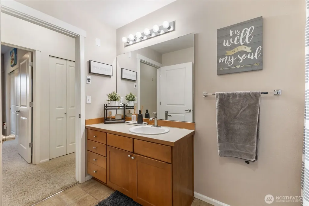 21430 40th Place S Seatac WA 98198