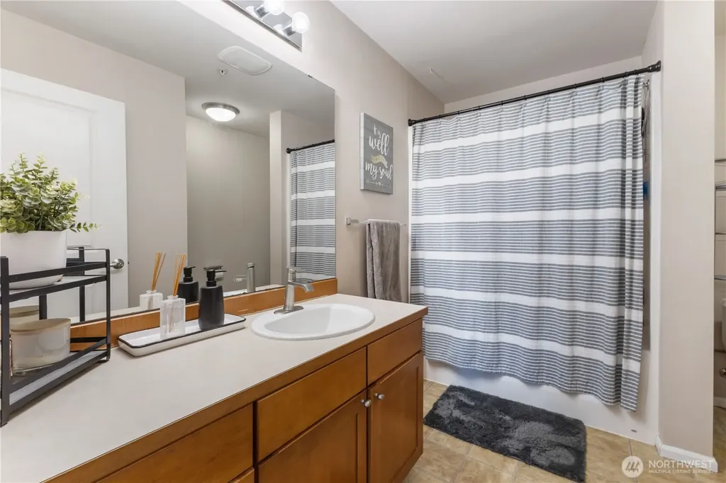 21430 40th Place S Seatac WA 98198
