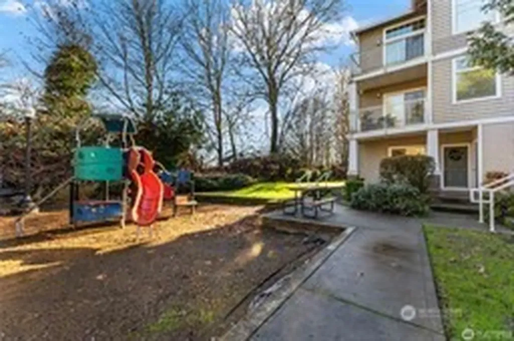 21430 40th Place S Seatac WA 98198