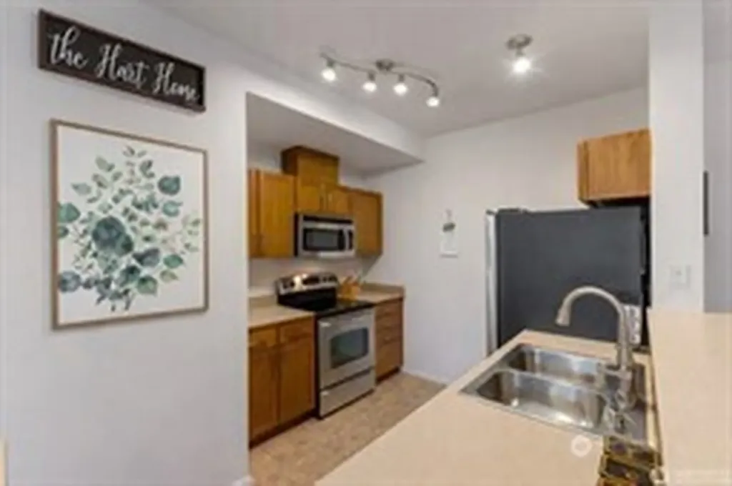 21430 40th Place S Seatac WA 98198