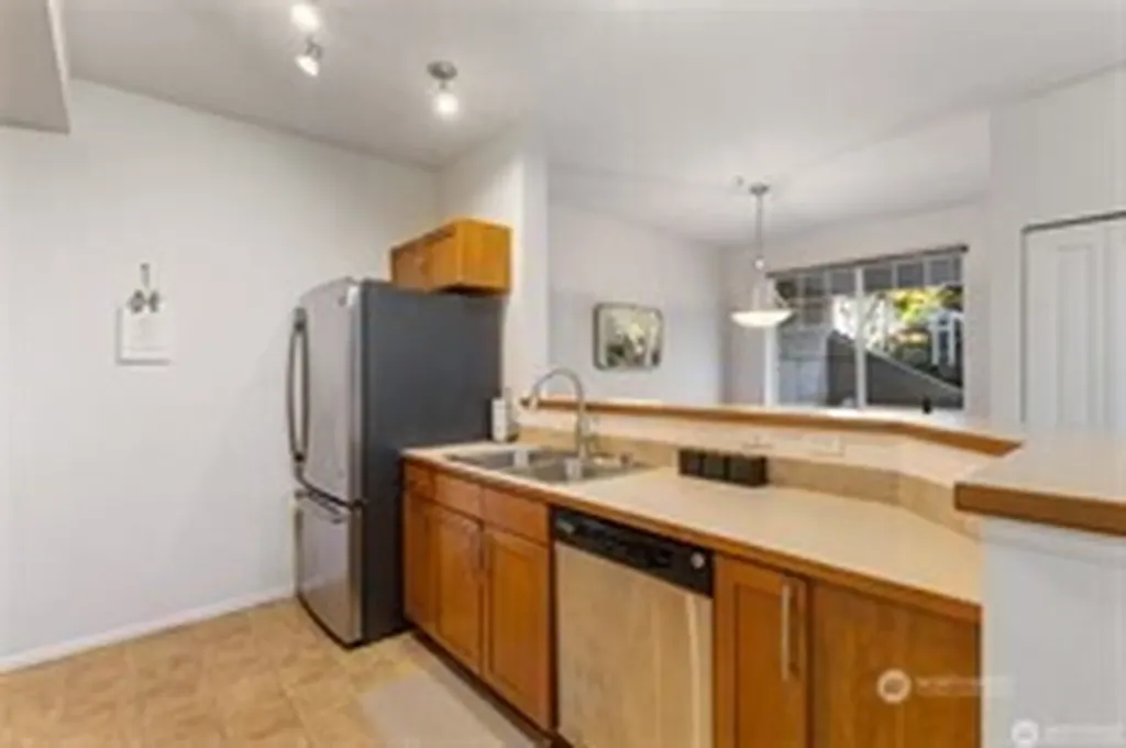 21430 40th Place S Seatac WA 98198
