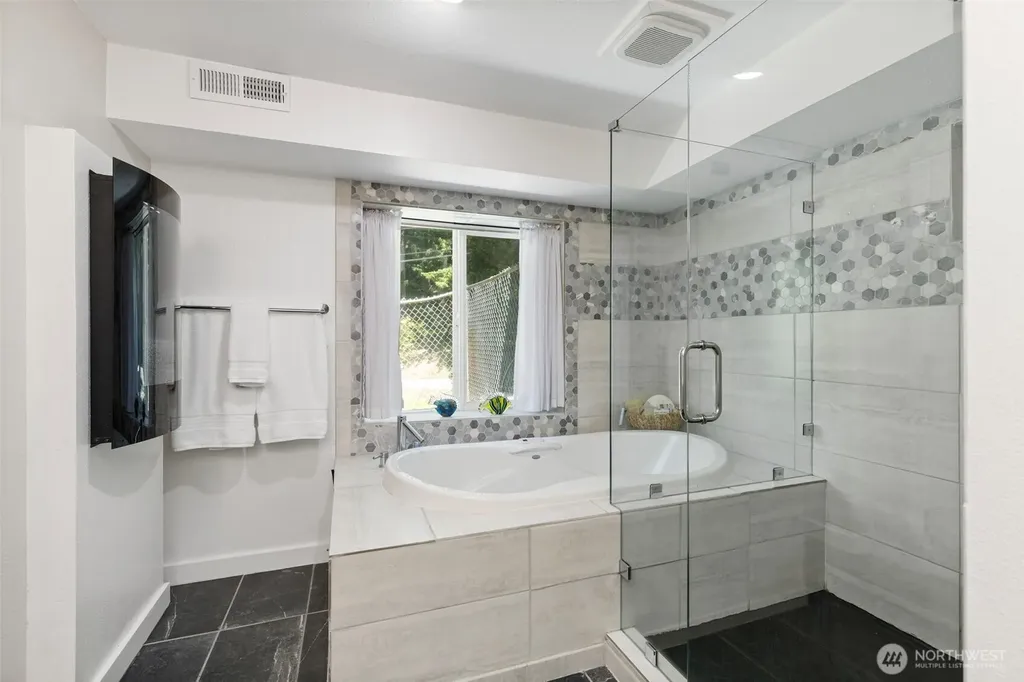 8621 NW Anderson Hill Road Silverdale WA 98383