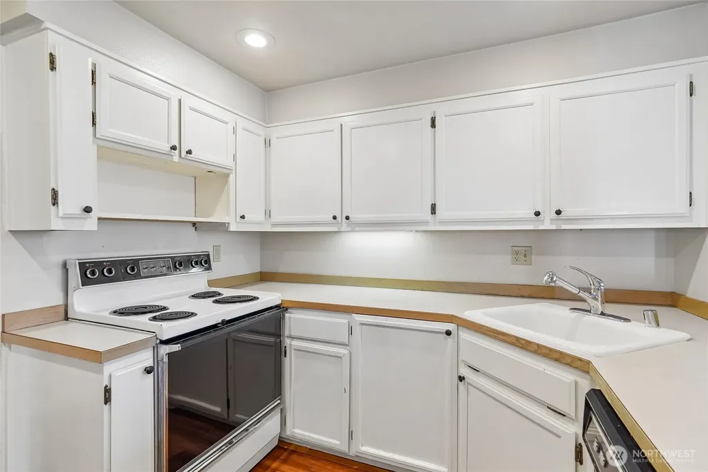1111 10th Avenue E Seattle WA 98102