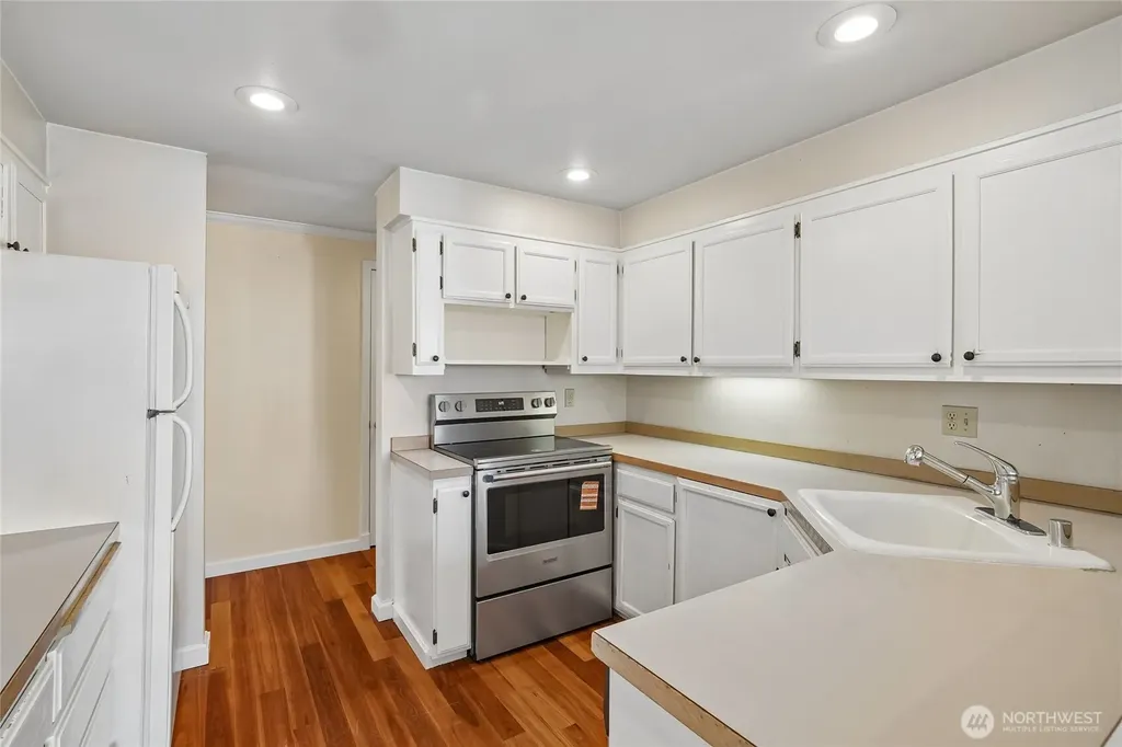 1111 10th Avenue E Seattle WA 98102