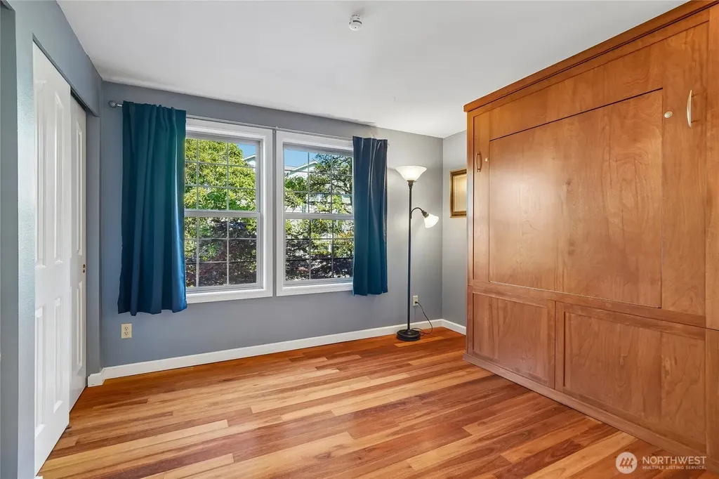 1111 10th Avenue E Seattle WA 98102