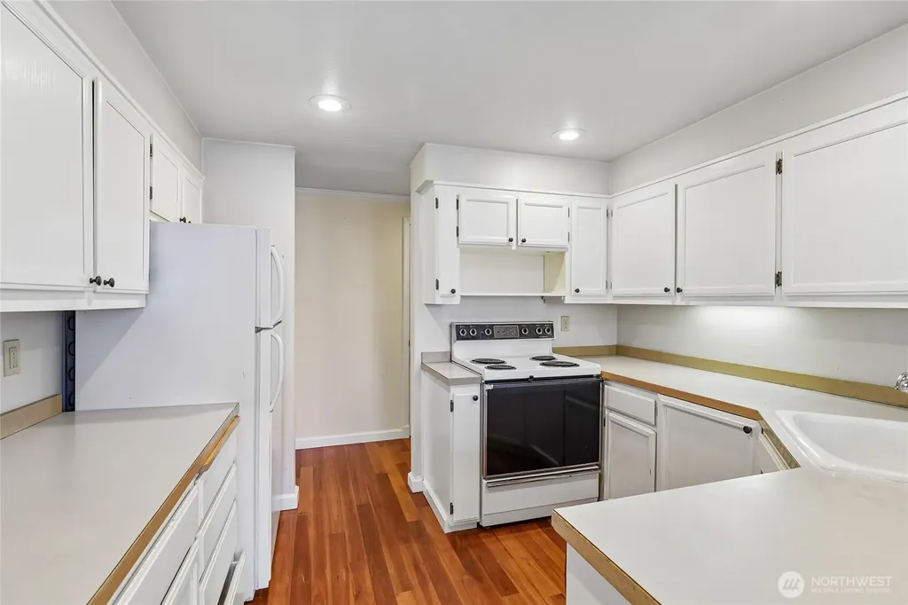 1111 10th Avenue E Seattle WA 98102