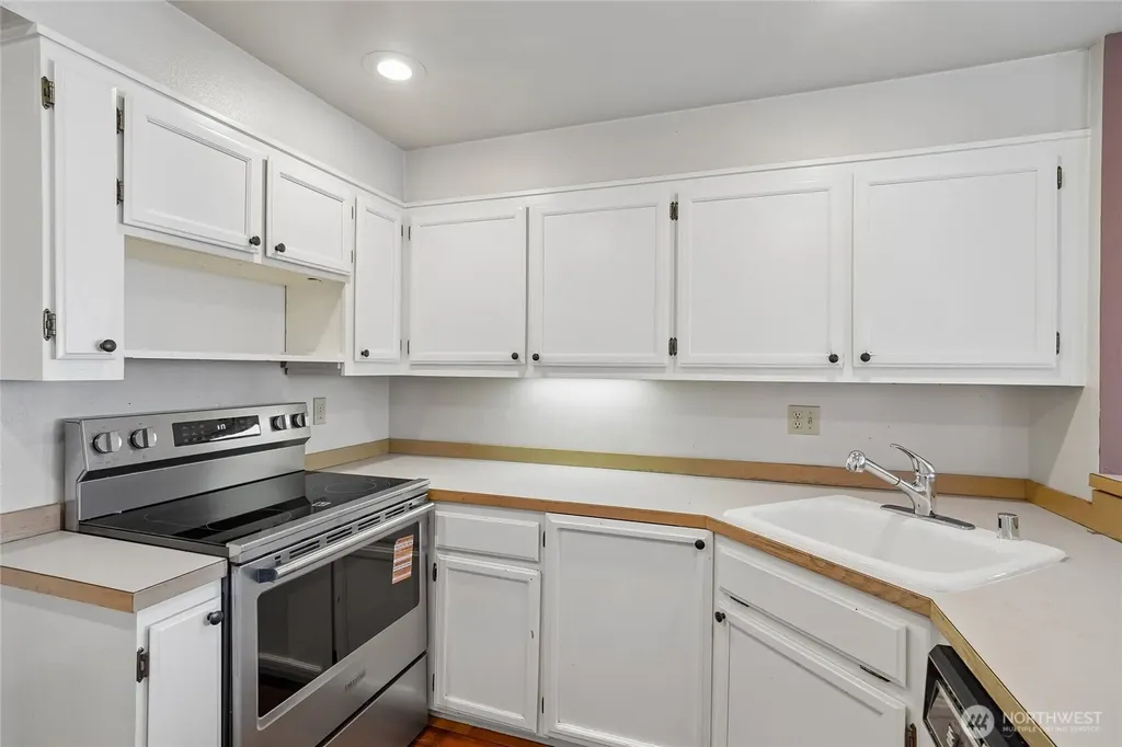 1111 10th Avenue E Seattle WA 98102