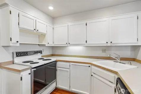 1111 10th Avenue E Seattle WA 98102