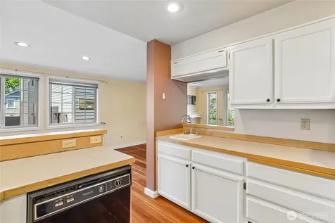 1111 10th Avenue E Seattle WA 98102