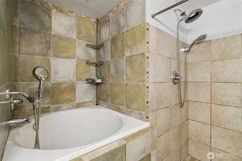 1111 10th Avenue E Seattle WA 98102