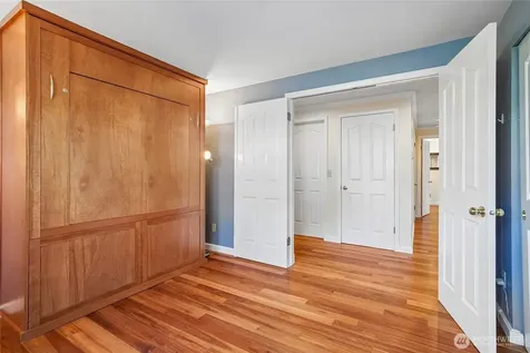 1111 10th Avenue E Seattle WA 98102