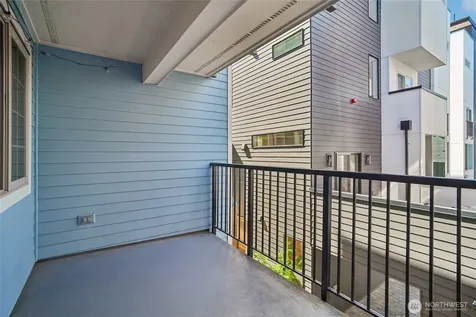 1111 10th Avenue E Seattle WA 98102