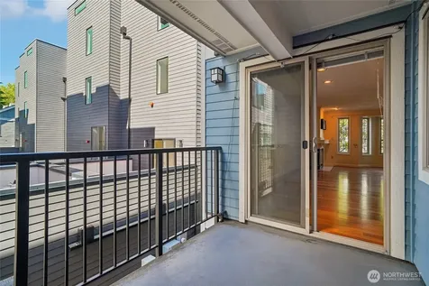 1111 10th Avenue E Seattle WA 98102