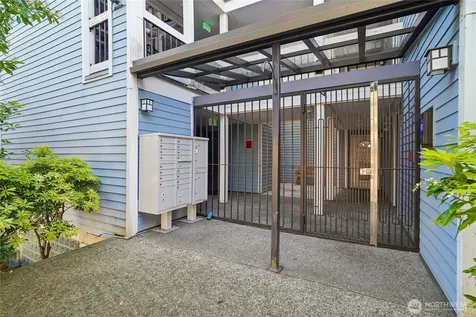 1111 10th Avenue E Seattle WA 98102