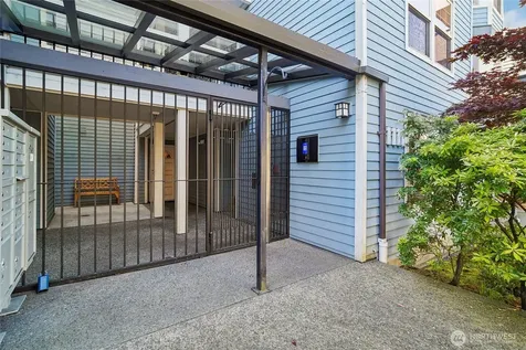 1111 10th Avenue E Seattle WA 98102