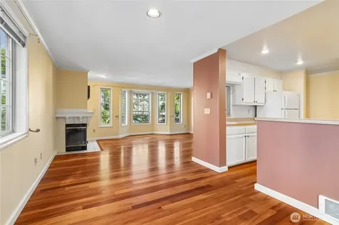 1111 10th Avenue E Seattle WA 98102