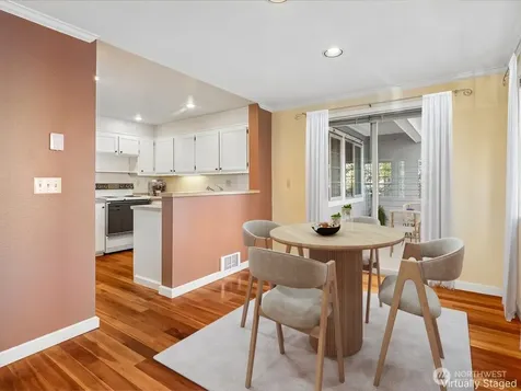 1111 10th Avenue E Seattle WA 98102