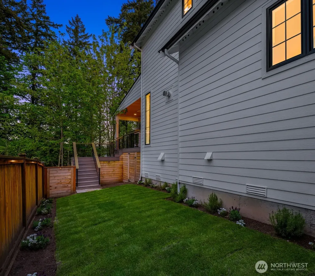 4221 NE 27th Place Newcastle WA 98059
