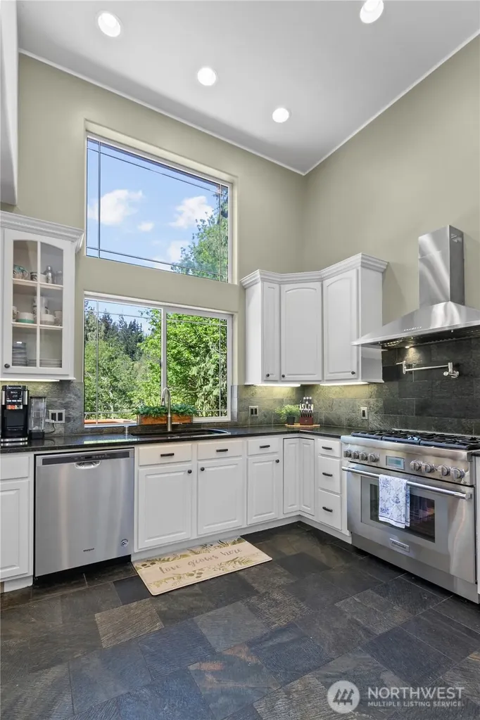 16 Sunflower Circle Bellingham WA 98229