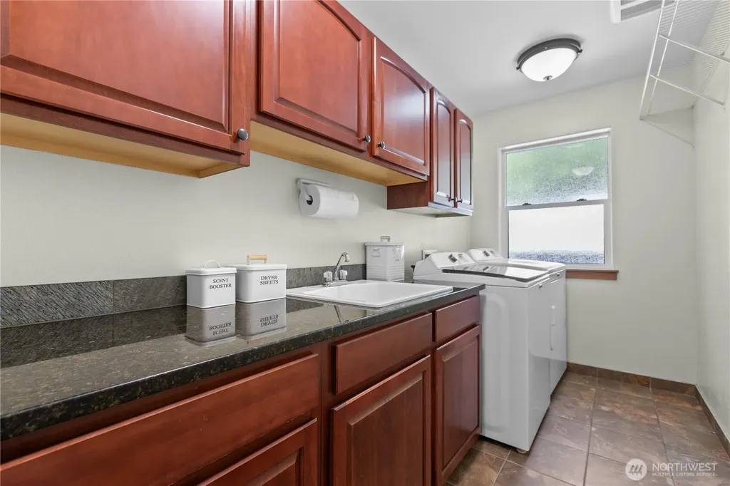 16 Sunflower Circle Bellingham WA 98229