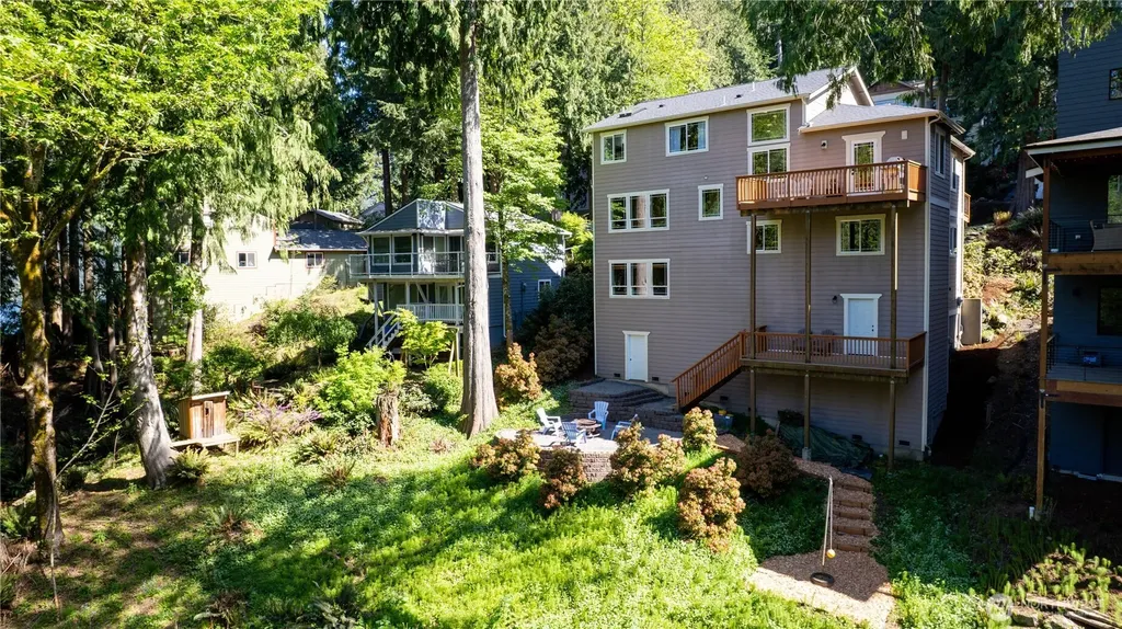 16 Sunflower Circle Bellingham WA 98229