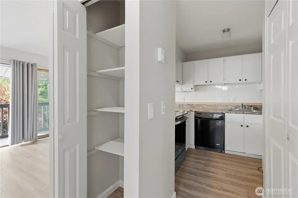 4526 S Henderson Street Seattle WA 98118