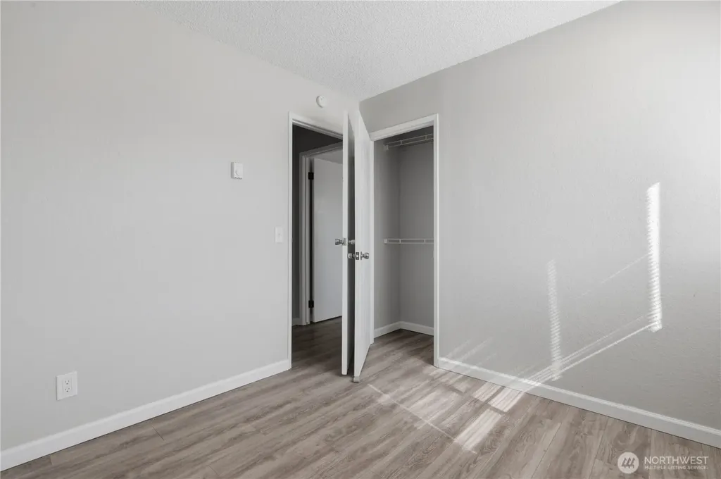 4526 S Henderson Street Seattle WA 98118