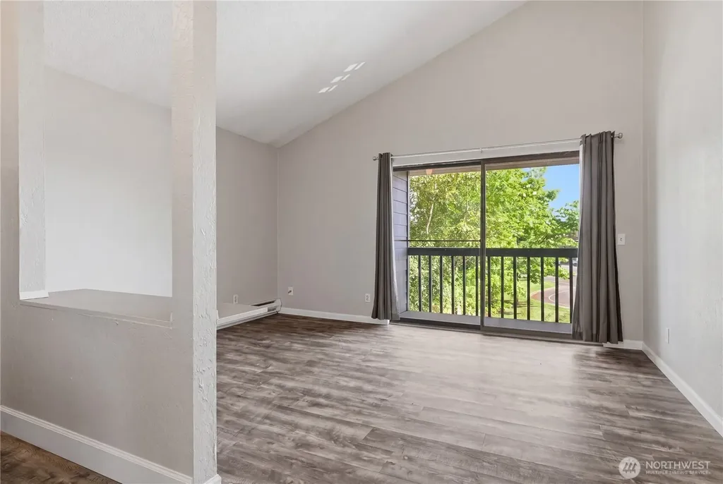 4526 S Henderson Street Seattle WA 98118