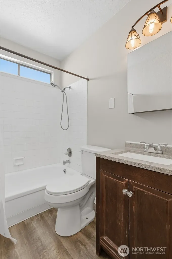 4526 S Henderson Street Seattle WA 98118