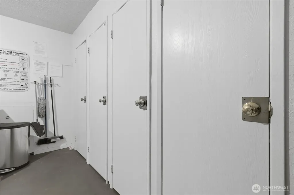4526 S Henderson Street Seattle WA 98118