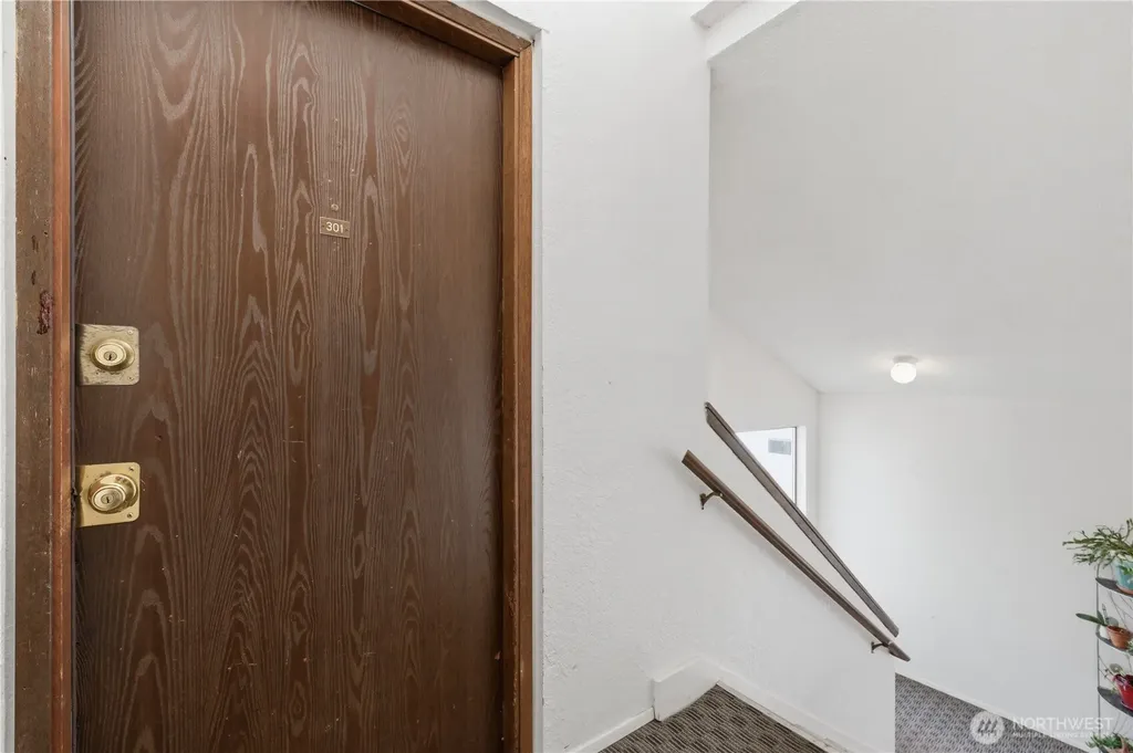 4526 S Henderson Street Seattle WA 98118