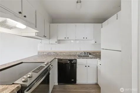 4526 S Henderson Street Seattle WA 98118