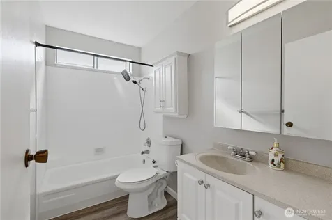 4526 S Henderson Street Seattle WA 98118