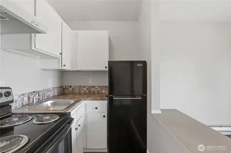 4526 S Henderson Street Seattle WA 98118