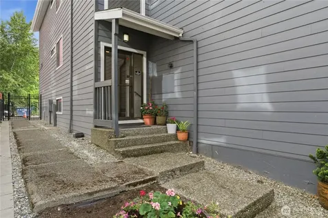 4526 S Henderson Street Seattle WA 98118
