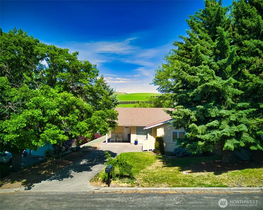 805 E Spring Street Dayton WA 99328