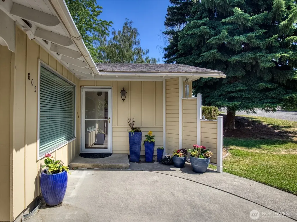 805 E Spring Street Dayton WA 99328