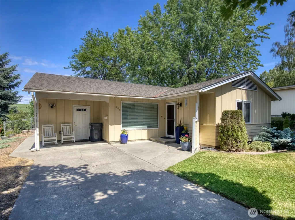 805 E Spring Street Dayton WA 99328
