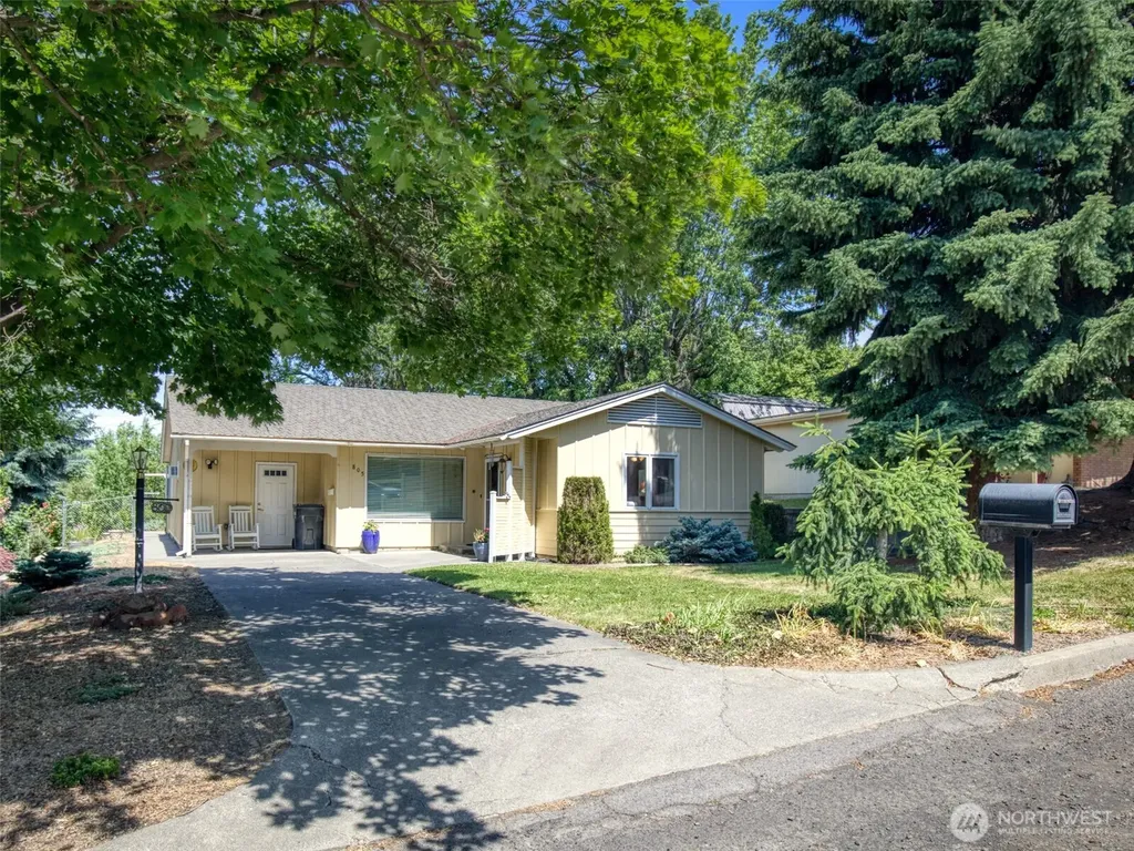 805 E Spring Street Dayton WA 99328