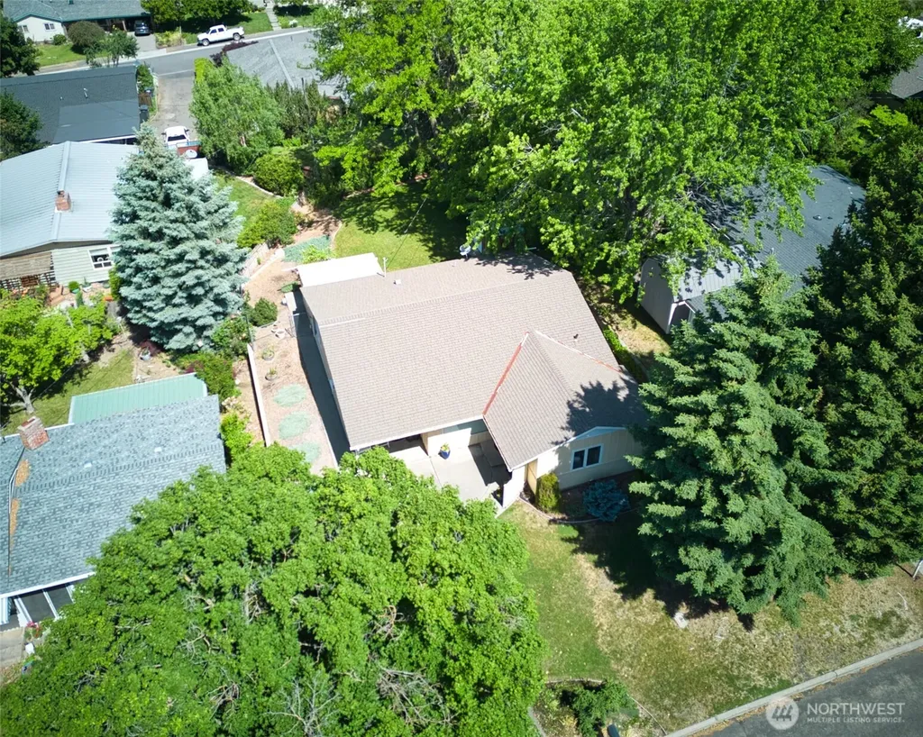 805 E Spring Street Dayton WA 99328