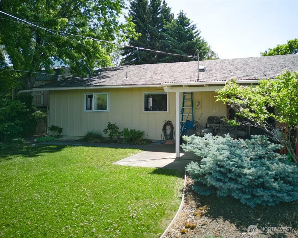 805 E Spring Street Dayton WA 99328
