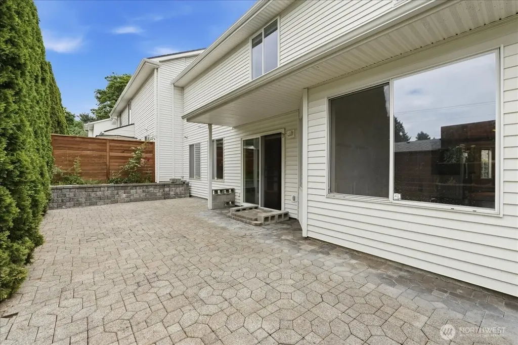 9240 S 240 Place Kent WA 98030