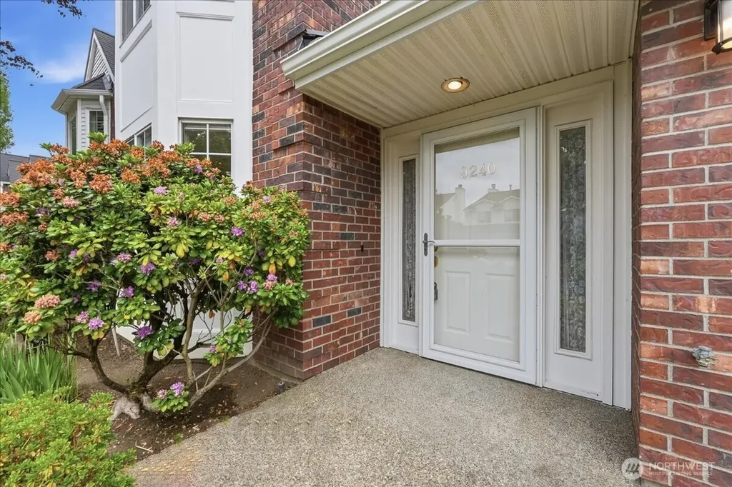 9240 S 240 Place Kent WA 98030