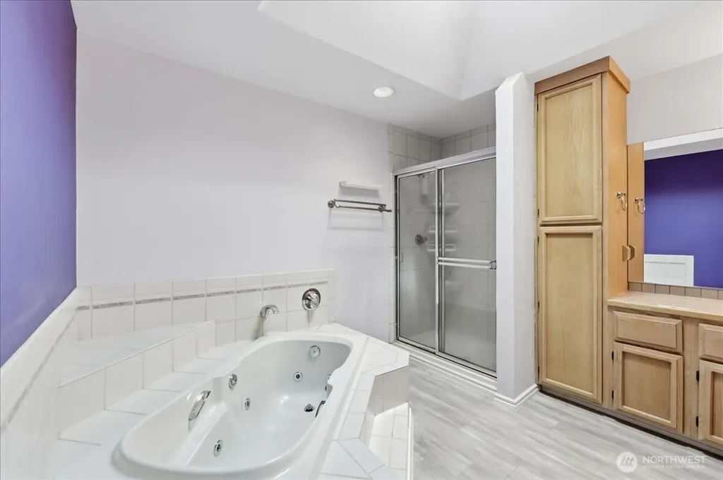9240 S 240 Place Kent WA 98030