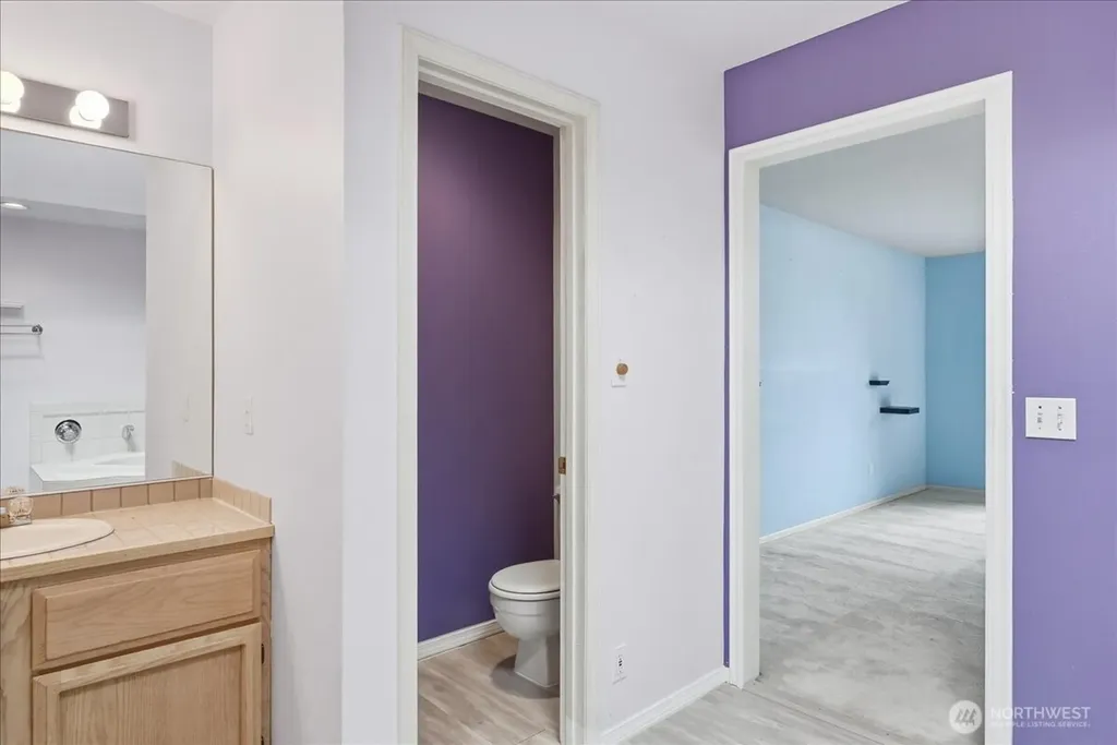 9240 S 240 Place Kent WA 98030