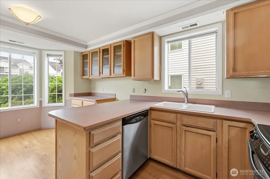 9240 S 240 Place Kent WA 98030