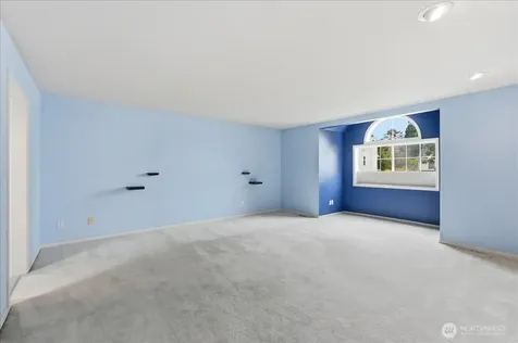 9240 S 240 Place Kent WA 98030